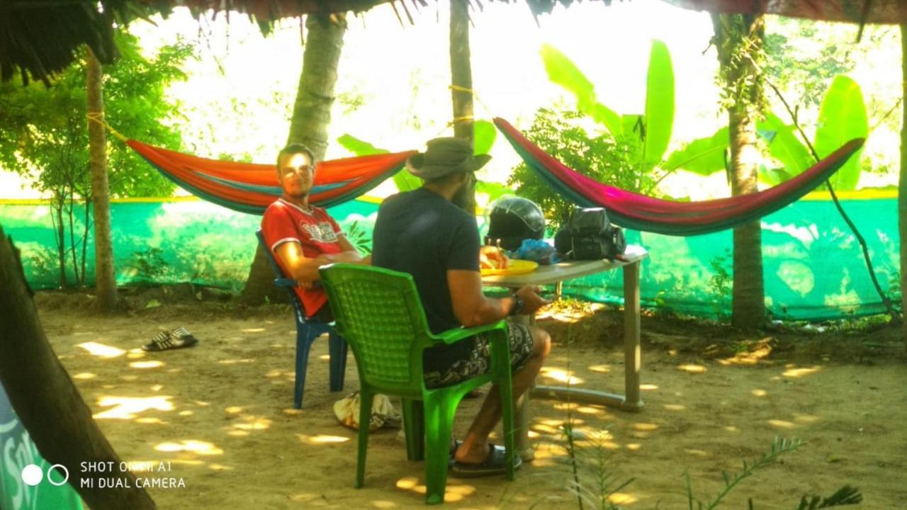 Om Shanti Om Homestay 亨比 外观 照片